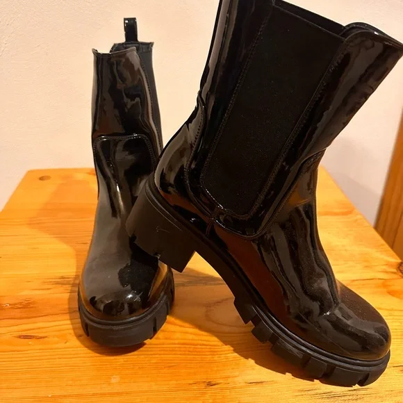 Target Black Patent Chelsea Boots Size 9 Lug Sole - Picture 3 of 8